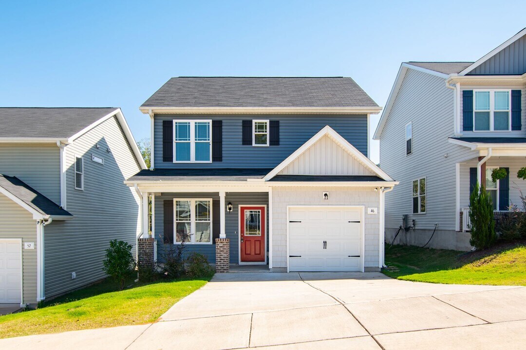 46 Elliot Dr in Clayton, NC - Foto de edificio