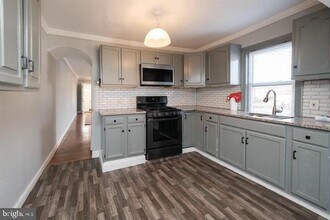 607 West Lawn Ave in West Lawn, PA - Building Photo - Building Photo