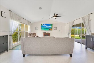 15300 SW 164th St in Miami, FL - Building Photo - Building Photo