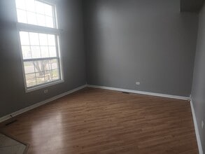 416 Lauren Ln in Island Lake, IL - Building Photo - Building Photo