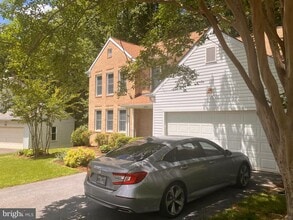 2220 Blue Valley Dr in Silver Spring, MD - Building Photo - Building Photo