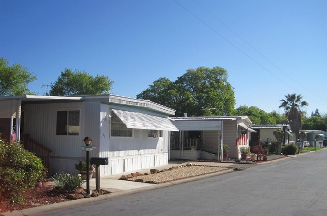 Morada Mobile Home Park in Stockton, CA - Building Photo - Building Photo