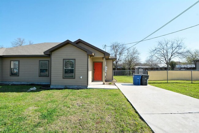 147 Rosedale Ave in New Braunfels, TX - Building Photo - Building Photo