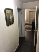 118 S Orchard Dr, Unit Na in Burbank, CA - Building Photo - Building Photo