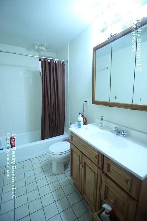 1425 Commonwealth Avenue in Boston, MA - Building Photo - Building Photo