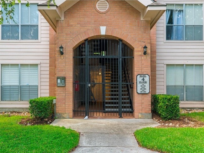 8051 Bay Branch Dr, Unit 424 in Spring, TX - Building Photo - Building Photo
