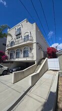10833 Kling St, Unit Noho Condo in North Hollywood, CA - Foto de edificio - Building Photo