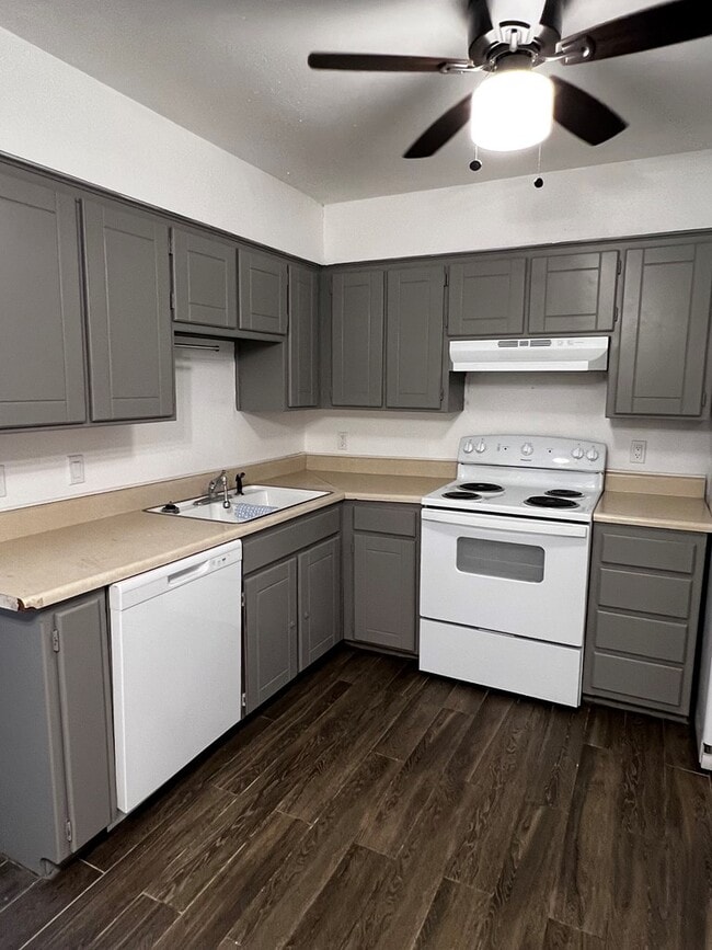728 SW 7th Pl in Andrews, TX - Building Photo - Building Photo