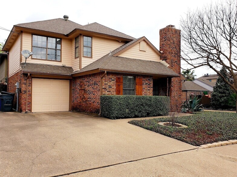 1502 Villars St in Dallas, TX - Building Photo