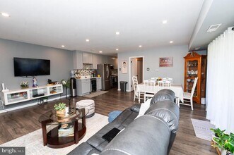 208 Park Terrace Ct SE in Vienna, VA - Building Photo - Building Photo