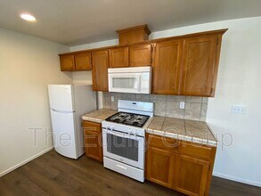 2234 W Lark Ave in Visalia, CA - Building Photo - Building Photo