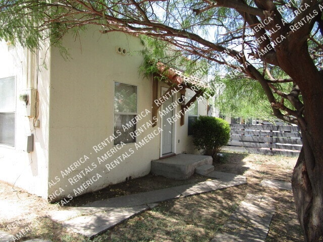 property at 713 N 9th St