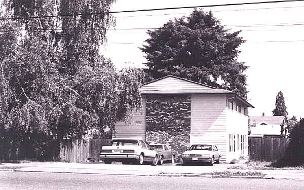 8203 N Fessenden St in Portland, OR - Building Photo - Building Photo