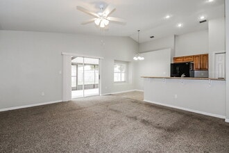 1922 Erin Brooke Dr in Valrico, FL - Building Photo - Building Photo