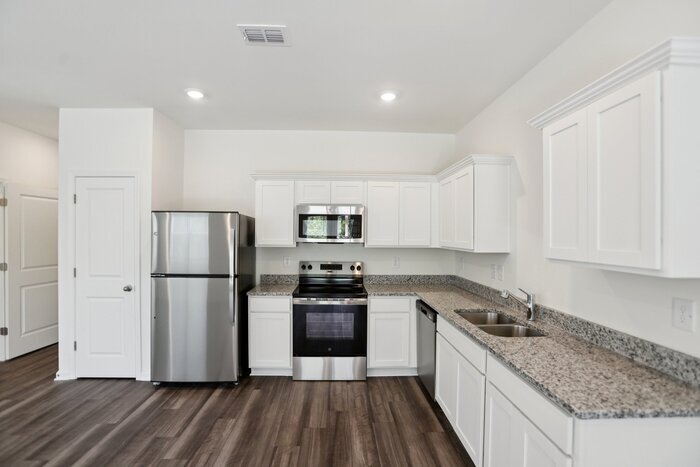 3509 Cardinal Dr SW in Mableton, GA - Building Photo
