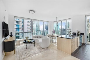 1111 SW 1st Ave in Miami, FL - Building Photo