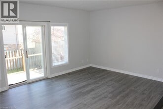 590 Little Dover Crescent in Waterloo, ON - Building Photo - Building Photo