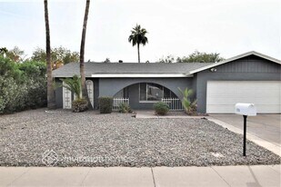 4713 W Cochise Dr in Glendale, AZ - Building Photo