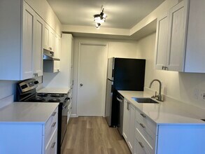 3022 SW 12th Ave, Unit 3022 in Portland, OR - Building Photo - Building Photo