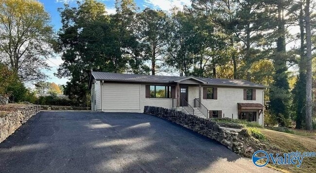 property at 4905 Lee St