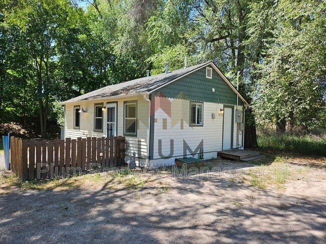 property at 1417.5 S 2nd St W