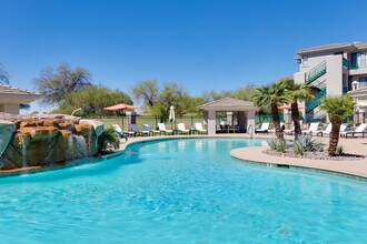 The Nines at Kierland in Scottsdale, AZ - Foto de edificio - Building Photo