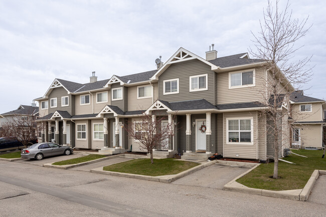 111 Tarawood Ln NE in Calgary, AB - Building Photo - Building Photo