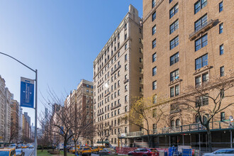 840-842 Park Ave in New York, NY - Building Photo - Building Photo