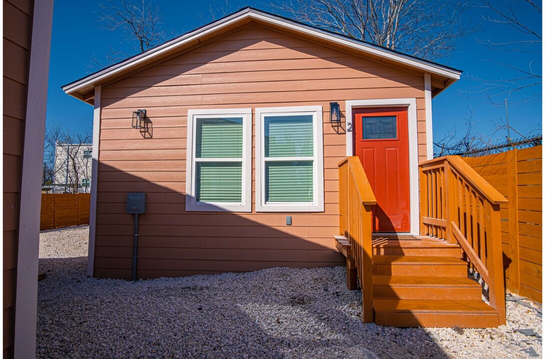 241 Delmar St-Unit -Delmar #2 in San Antonio, TX - Building Photo