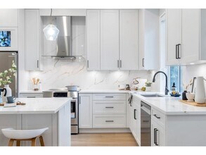 Beautiful 7-Bedroom, 6-Bath Home in Prime in White Rock, BC - Building Photo - Building Photo