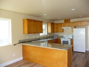 4373 Toni Ave N in Keizer, OR - Building Photo - Building Photo