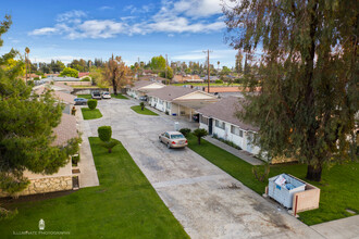 2209 Planz Road in Bakersfield, CA - Building Photo - Building Photo