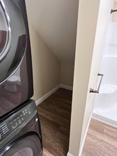 579 Penney Rd in New Gloucester, ME - Foto de edificio - Building Photo