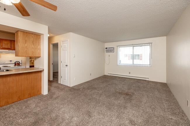 Park Ridge Apartments in Des Moines, IA - Building Photo - Interior Photo