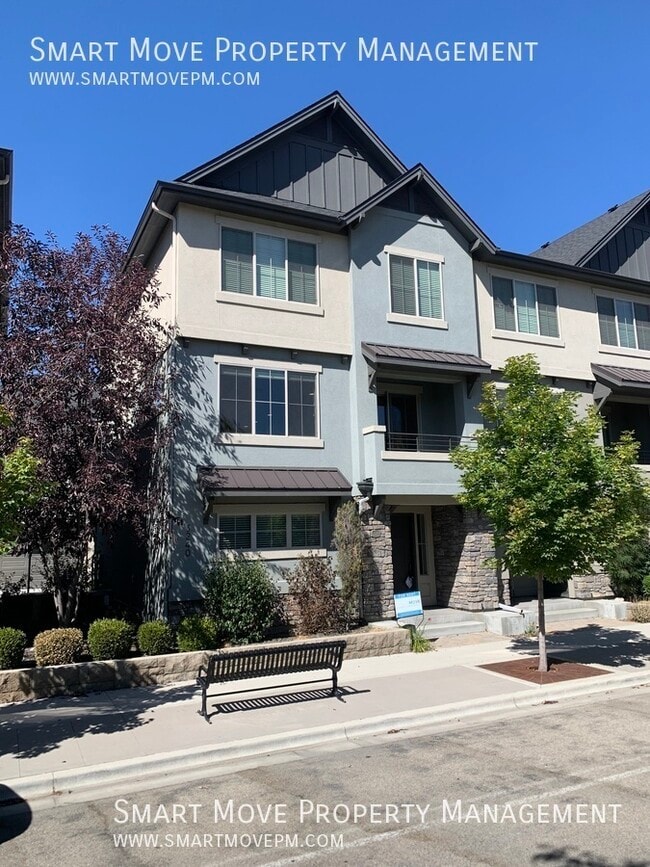 3240 E Thoroughbred Ln in Boise, ID - Building Photo - Building Photo