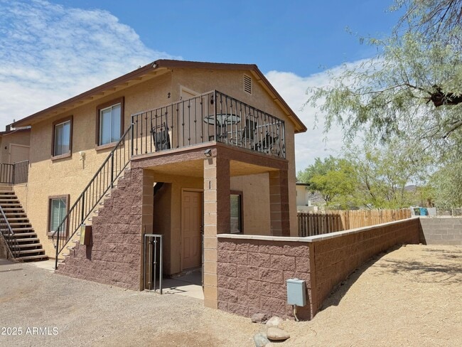 1551 E Christy Dr in Phoenix, AZ - Foto de edificio - Building Photo