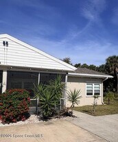 325 S Brevard Ave in Cocoa Beach, FL - Building Photo