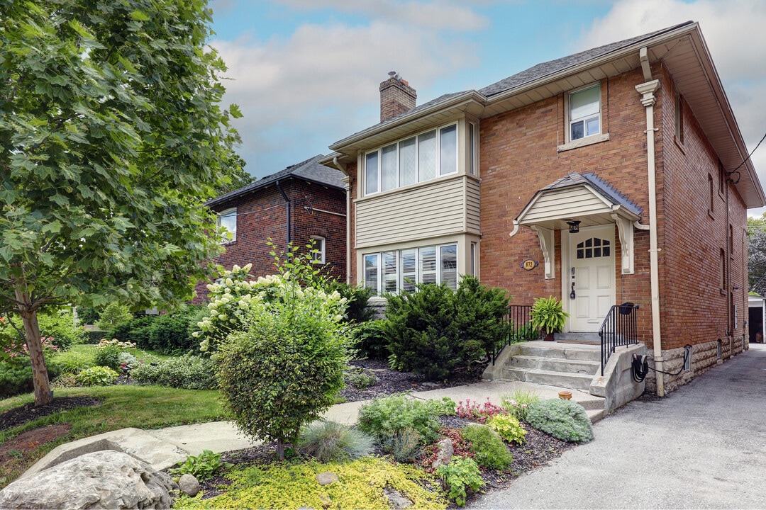 872 Avenue Rd in Toronto, ON - Building Photo