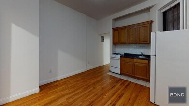 228 E 36th St in New York, NY - Building Photo - Building Photo