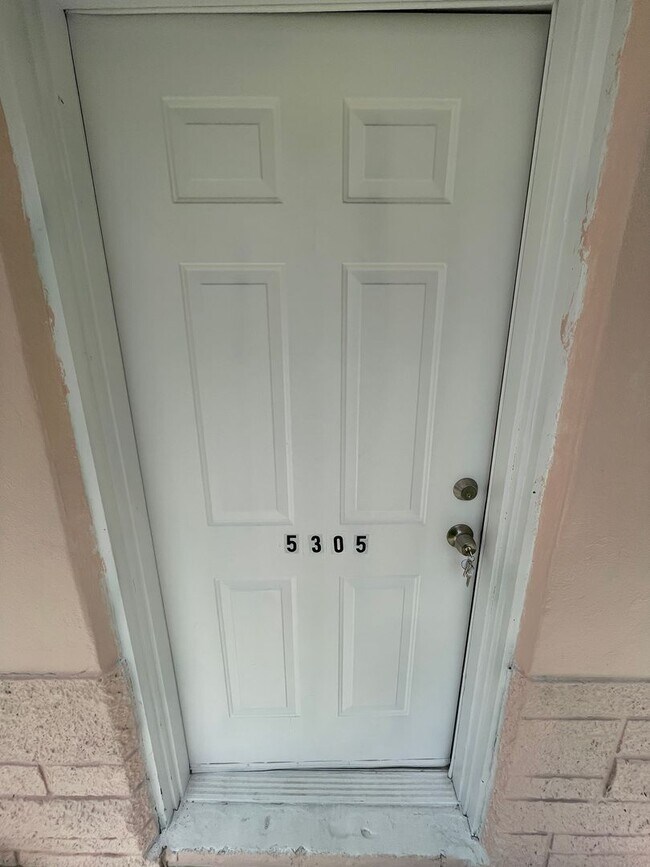 5305 Avery Rd in New Port Richey, FL - Foto de edificio - Building Photo