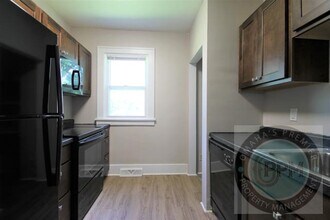 4874 Maple St in Omaha, NE - Building Photo - Building Photo