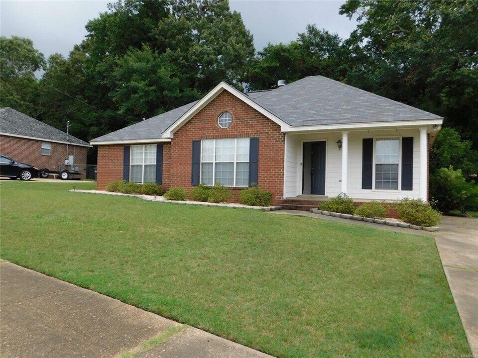 482 Mt Airy Dr in Prattville, AL - Building Photo