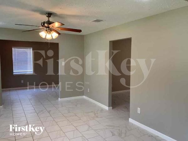 4909 Green Willow Ln in Dickinson, TX - Building Photo - Building Photo