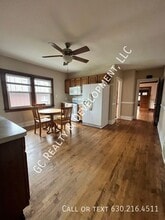 337 S Maple St in Itasca, IL - Building Photo - Building Photo