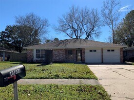 13611 Elm Ct in Sugar Land, TX - Building Photo