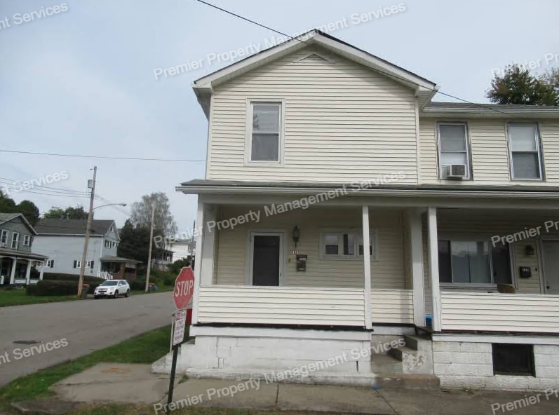 126 12th St in Beaver Falls, PA - Building Photo