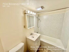 7516 Roosevelt Way NE in Seattle, WA - Building Photo - Building Photo