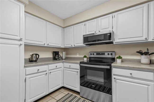 13917 Fairway Island Dr, Unit 922 in Orlando, FL - Building Photo - Building Photo