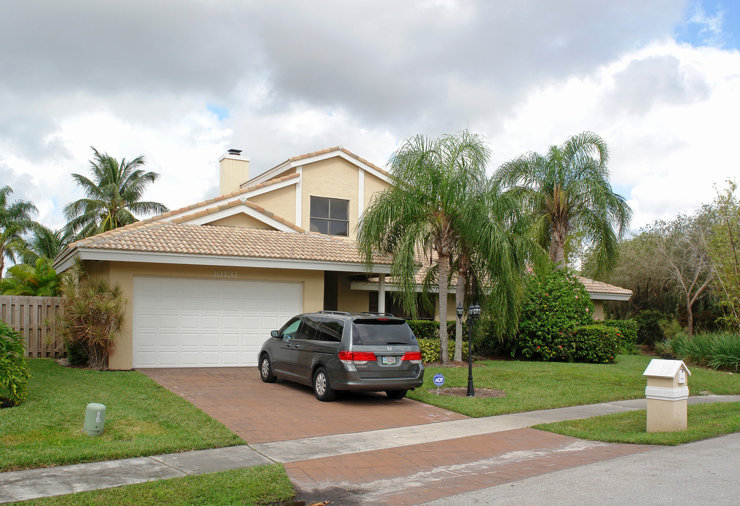 10131 SW 3rd St in Plantation, FL - Foto de edificio