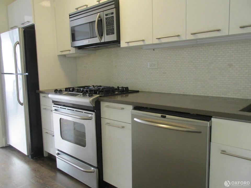 220 E 63rd St-Unit -10-C in New York, NY - Building Photo